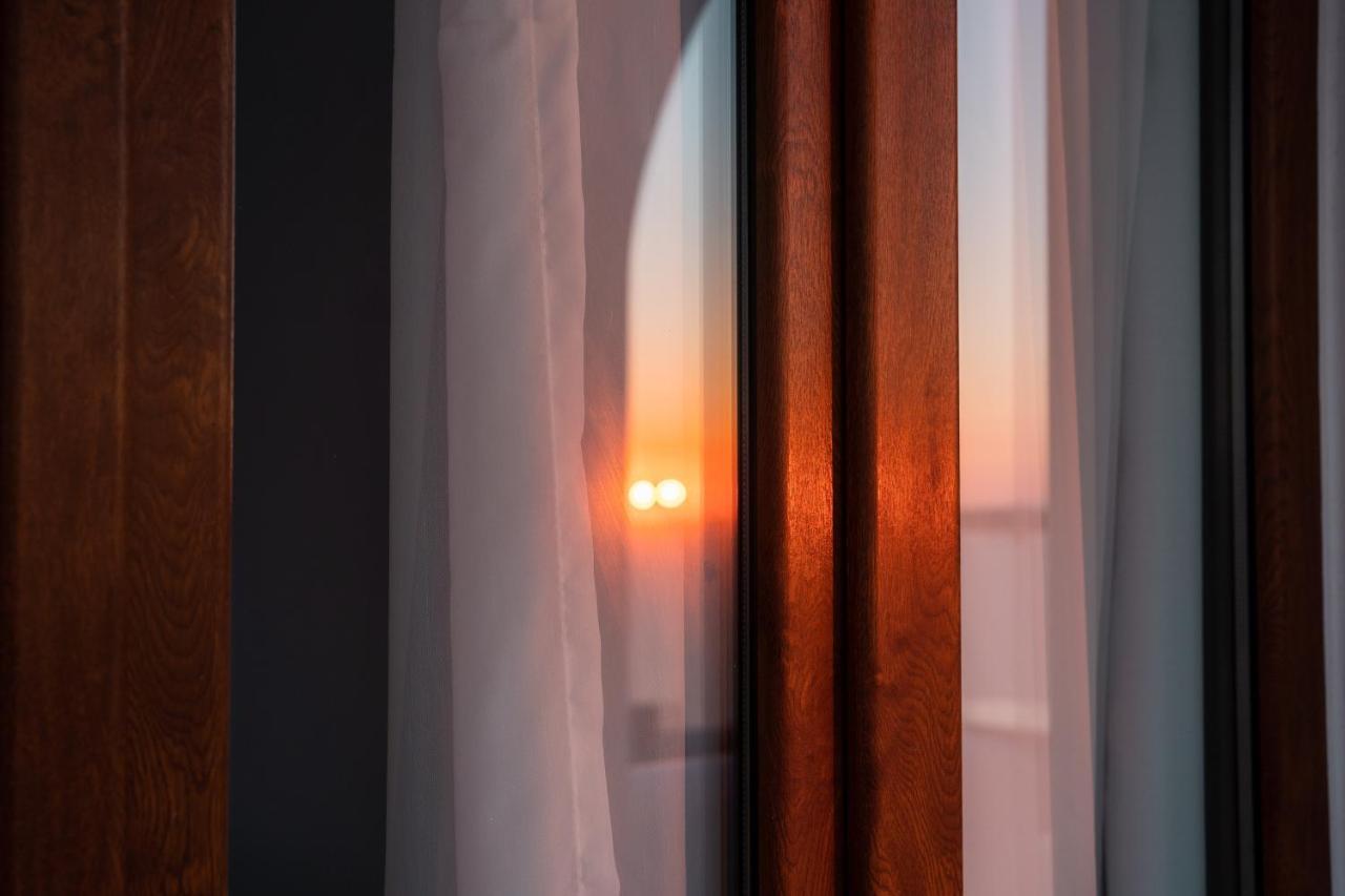 Leon Luxury Suites Imerovigli  Dış mekan fotoğraf