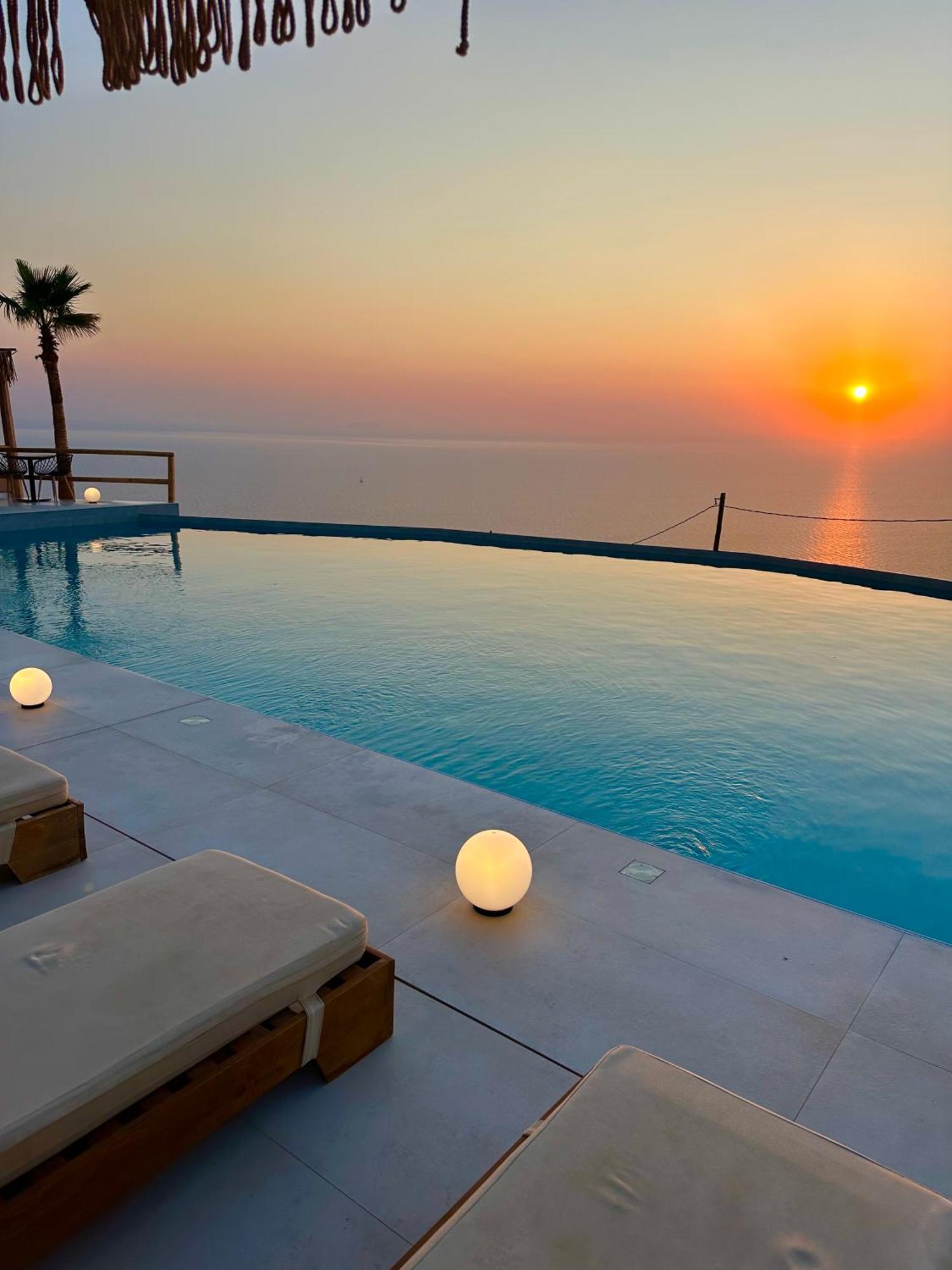 Leon Luxury Suites Imerovigli  Dış mekan fotoğraf